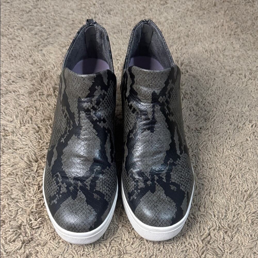 Dr. Schools Women Grey Snake Print Madison Hi Wedge Slip-On Sneakers Size 8